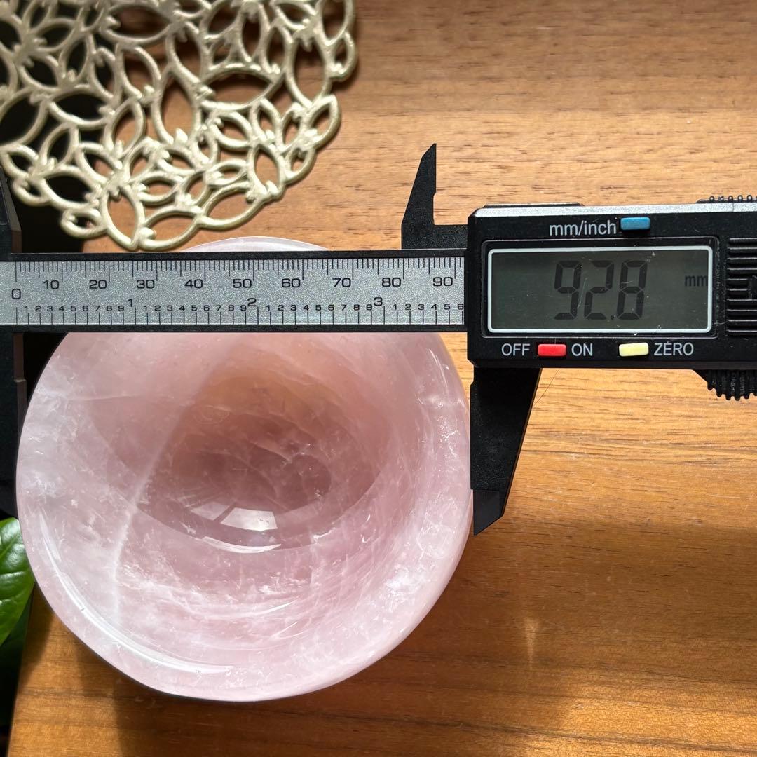 Takahiroさま専用　天然石 マダガスカル産ローズクォーツ お椀430g