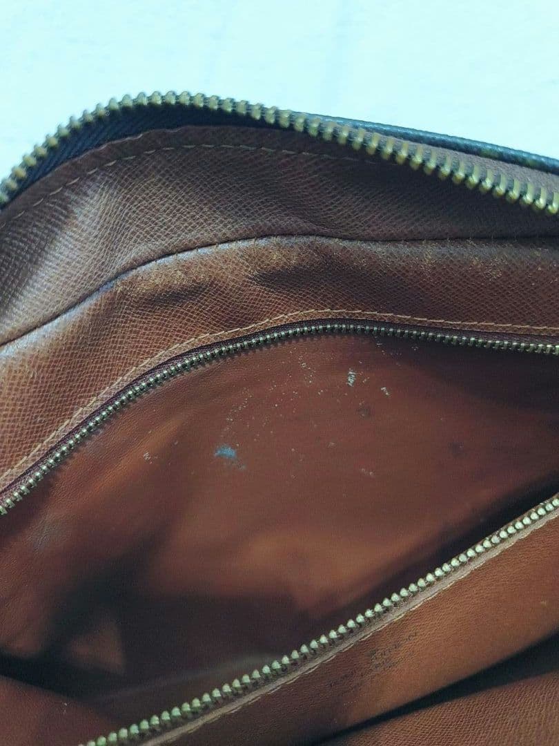 LOUIS VUITTON ショルダーバッグ