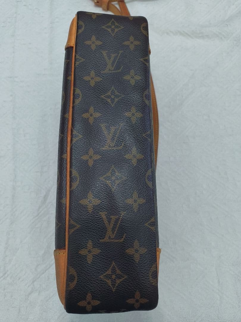 LOUIS VUITTON ショルダーバッグ