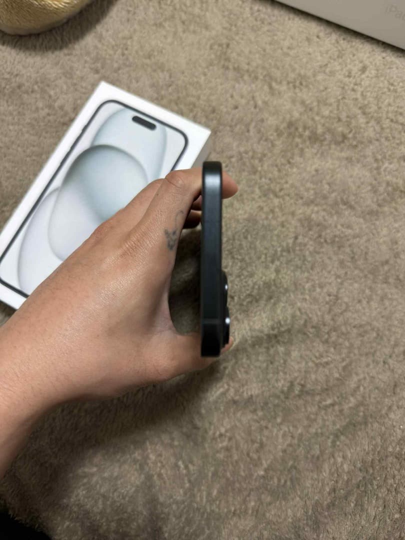 F*i様 Iphone 15 plus 128