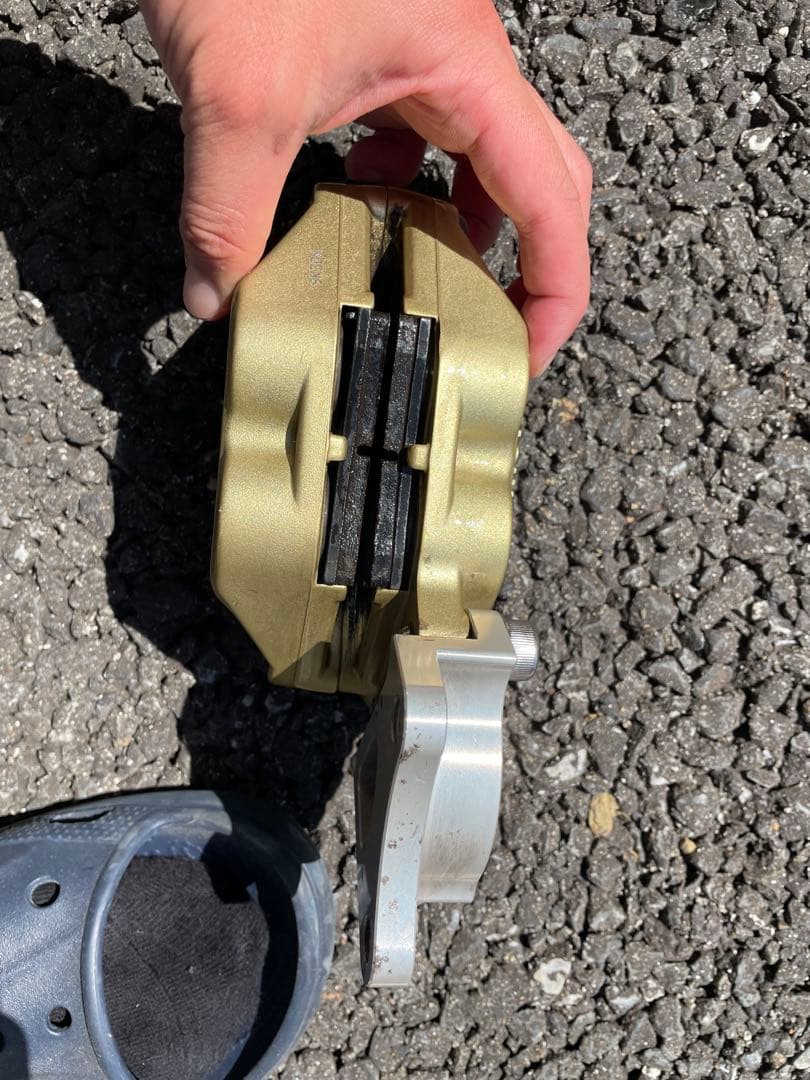 バイクブレーキキャリパー　ブレンボ