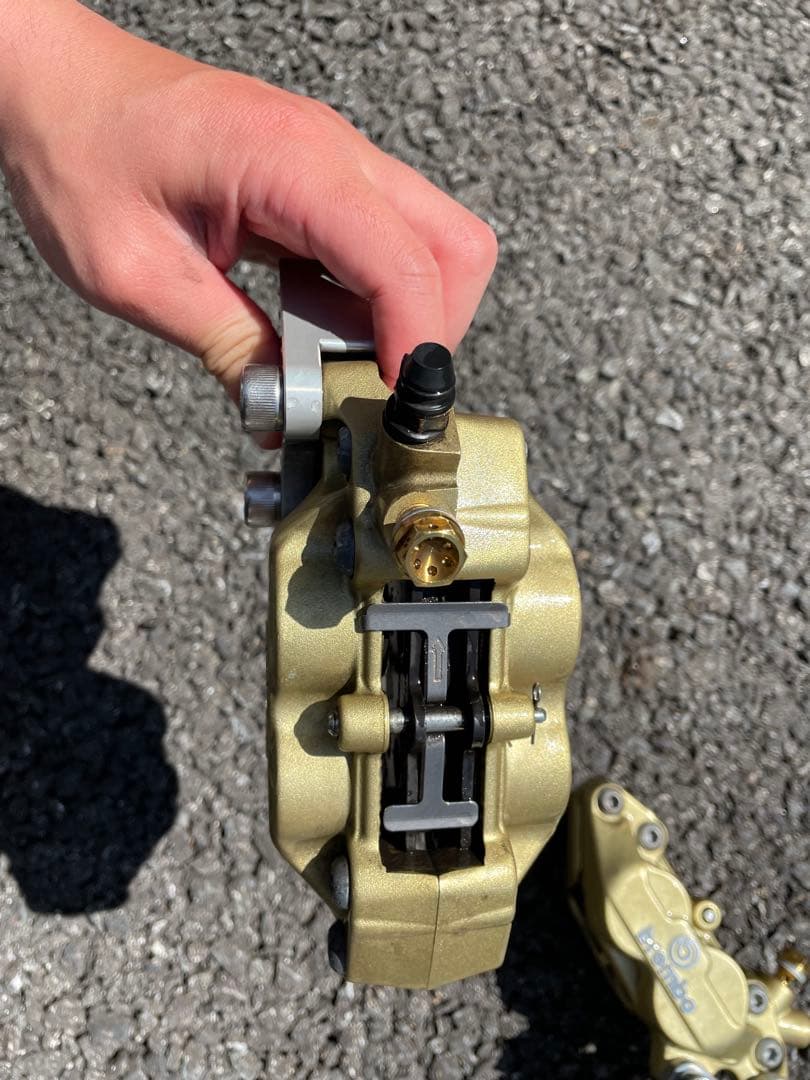 バイクブレーキキャリパー　ブレンボ