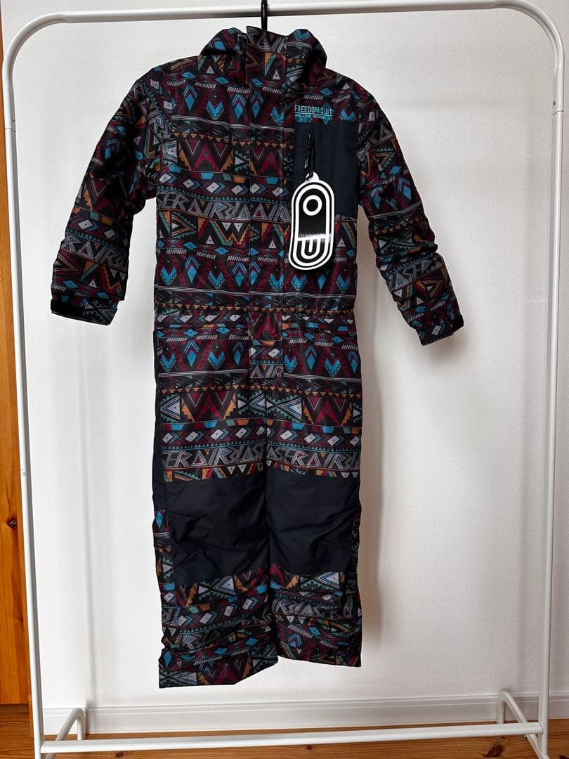 エアブラスター　キッズ　スノーウェア　Ｓ　新品未使用　110〜120