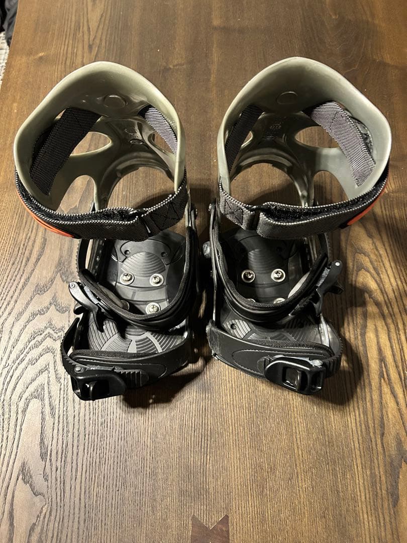 サロモン　スノーボードビンディング