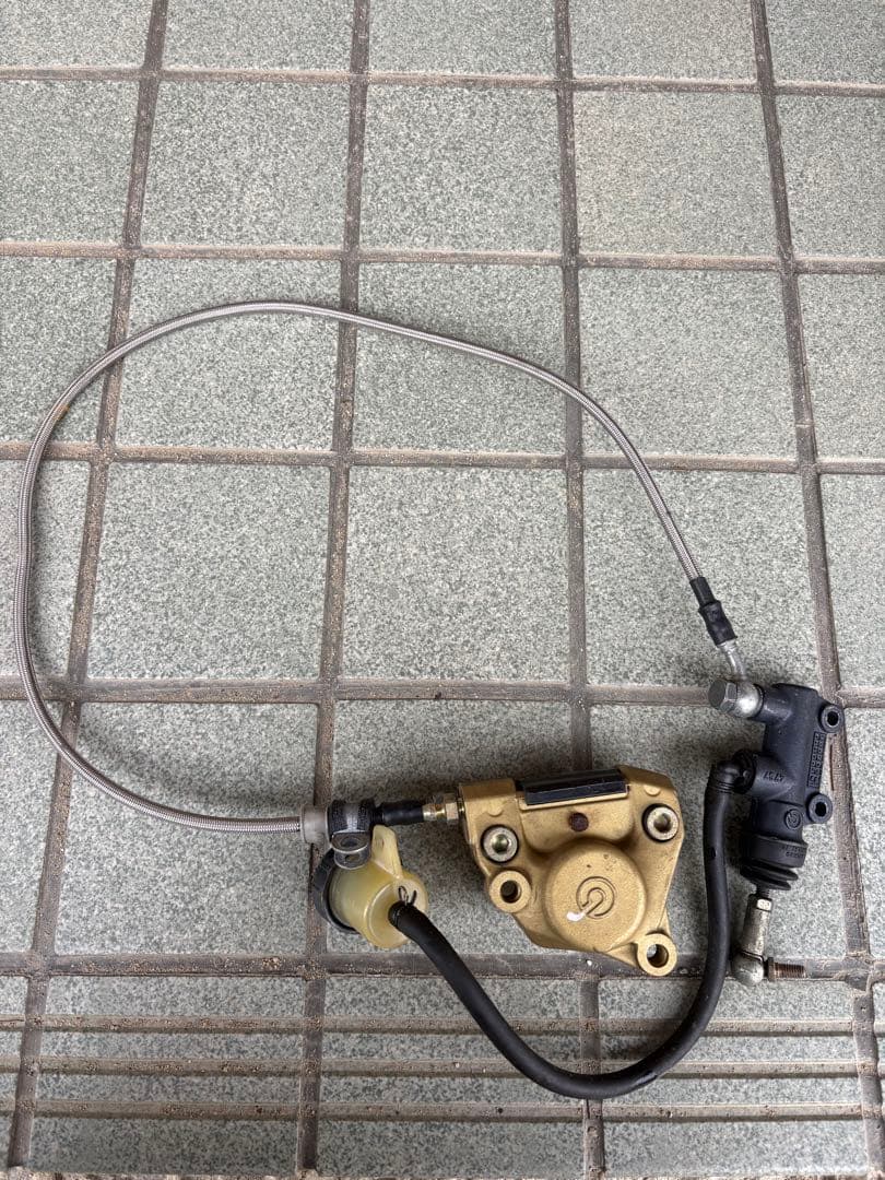 brembo ブレンボマスター付き対抗２ポッド