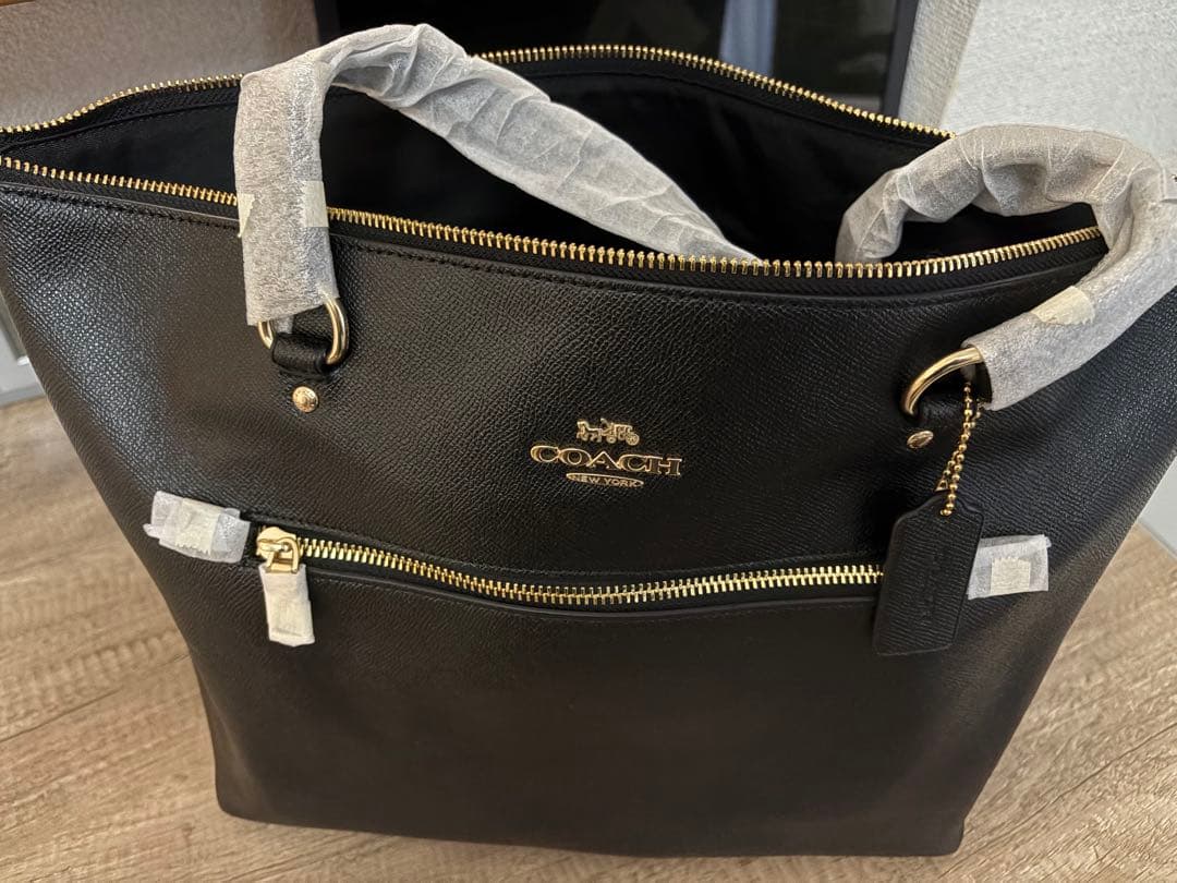 シルバーアッシュ　新品✨COACHトートバッグA4収納可能✨