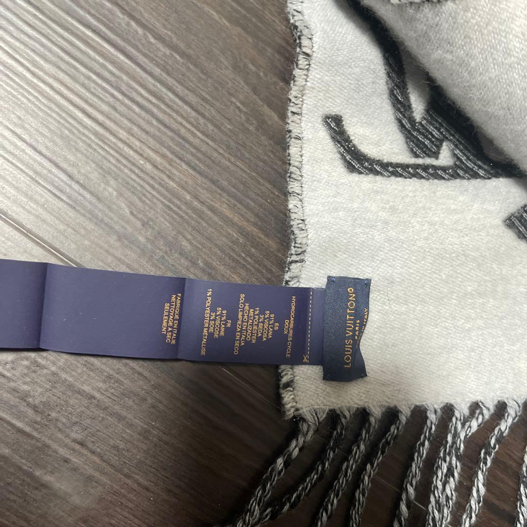 ルイヴィトン LOUIS VUITTON マフラー 黒と白 ラメ
