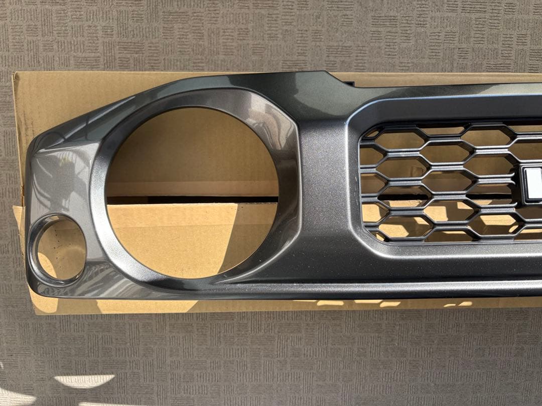 ジムニー　SUZUKI 純正フロントグリル 9911C-78R11-ZSC