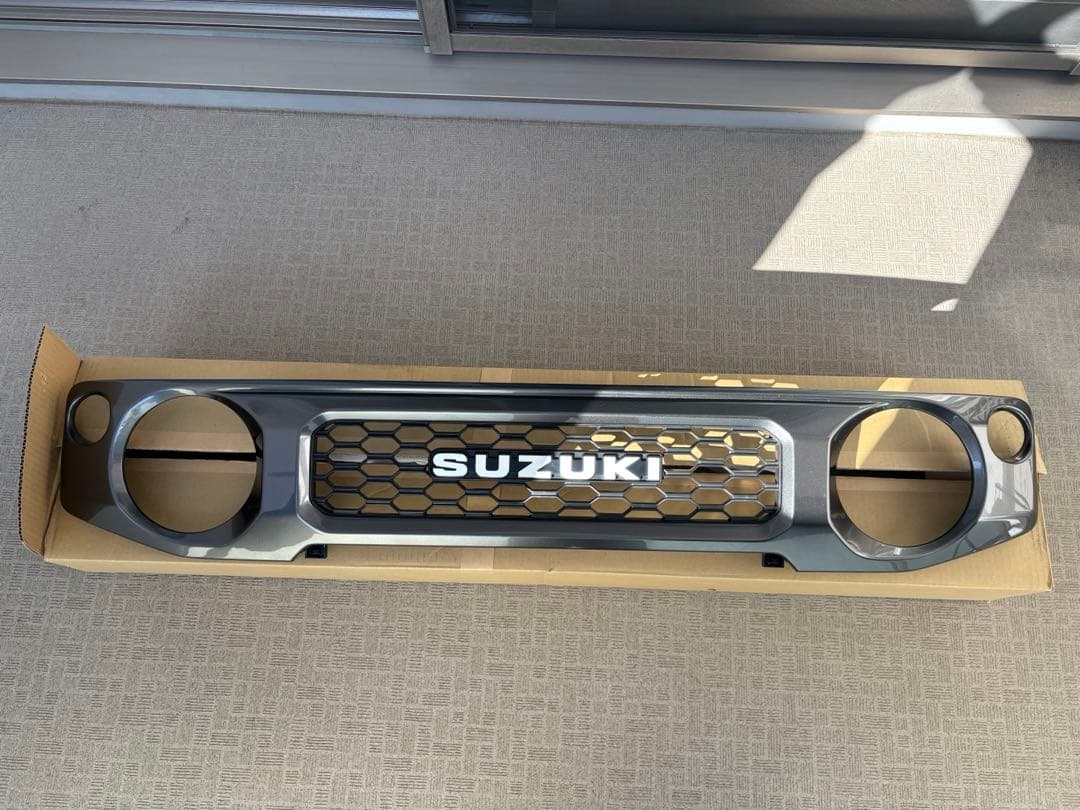 ジムニー　SUZUKI 純正フロントグリル 9911C-78R11-ZSC