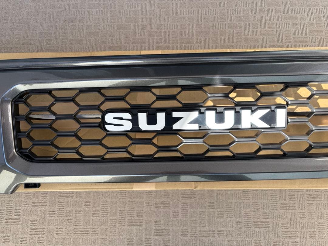 ジムニー　SUZUKI 純正フロントグリル 9911C-78R11-ZSC