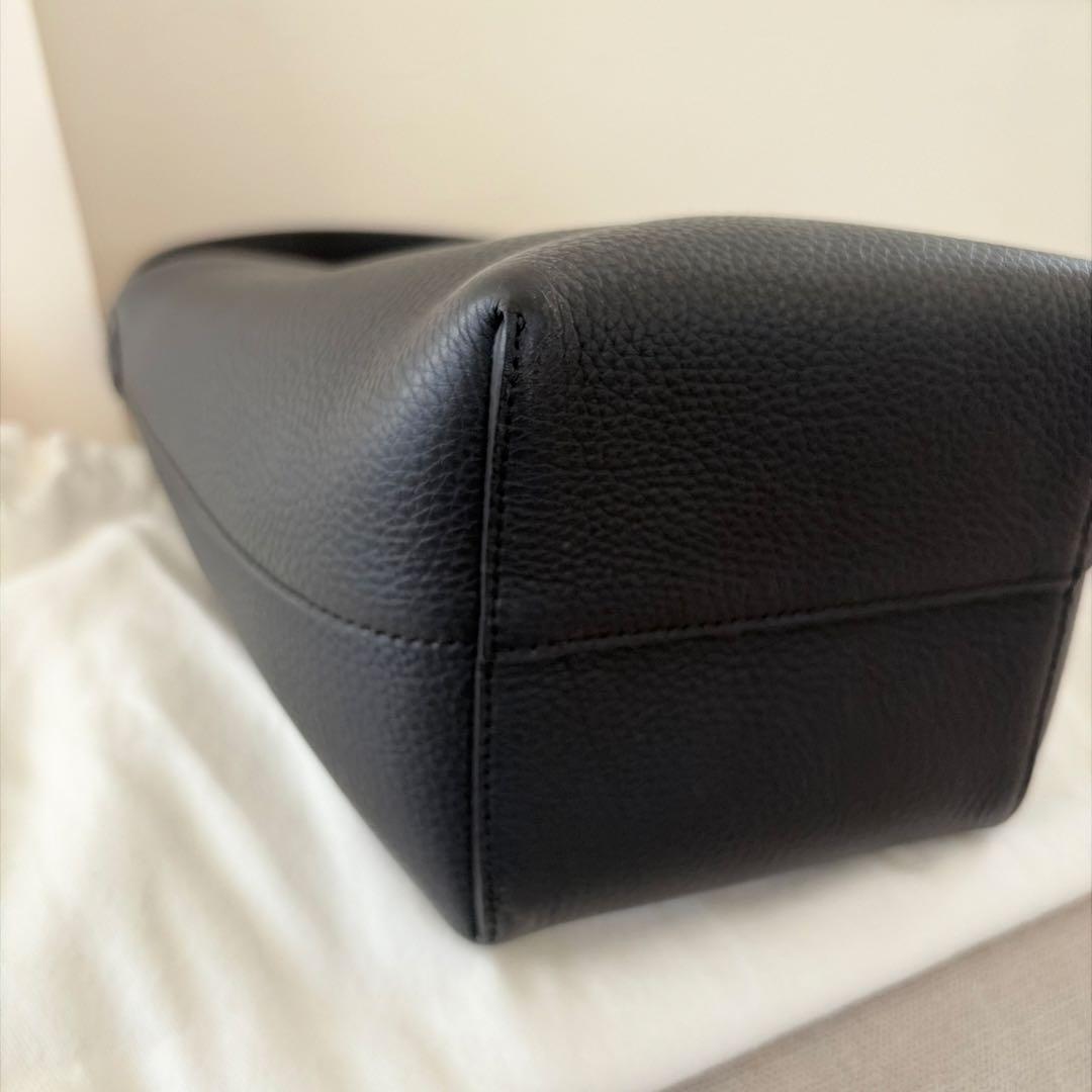 THE ROW ザロウ パークトート スモール 新刻印 型押しロゴ ブラック