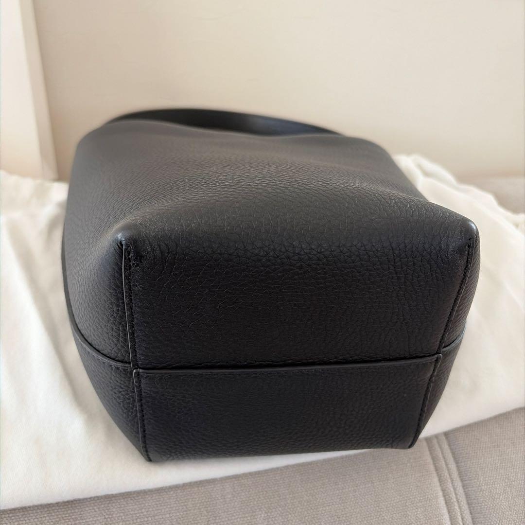 THE ROW ザロウ パークトート スモール 新刻印 型押しロゴ ブラック