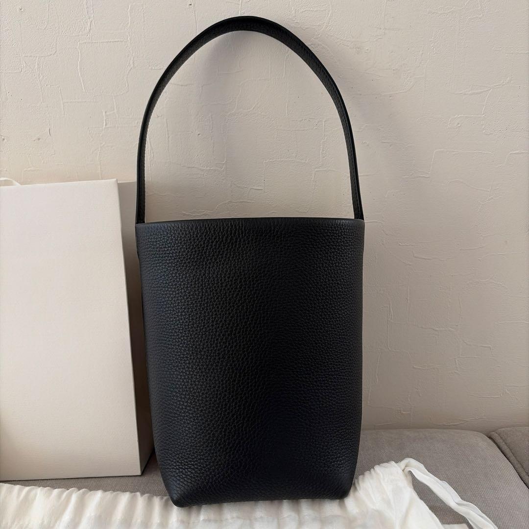 THE ROW ザロウ パークトート スモール 新刻印 型押しロゴ ブラック