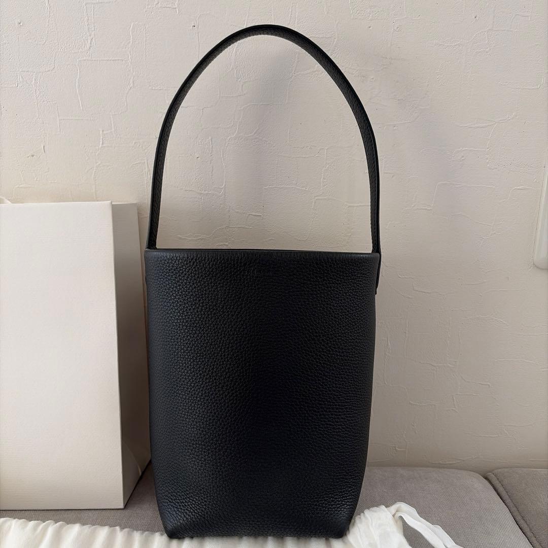 THE ROW ザロウ パークトート スモール 新刻印 型押しロゴ ブラック