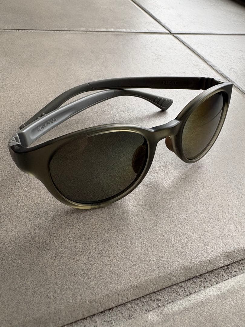 FLOAT OUTDOOR MAIA GRAY / GY 偏光サングラス