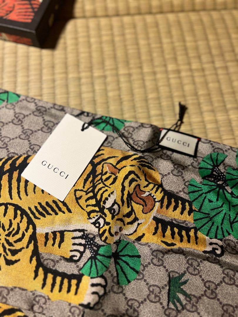 新品未使用GUCCI ストール　スカーフ　マフラー　夏　超希少　箱付き　虎
