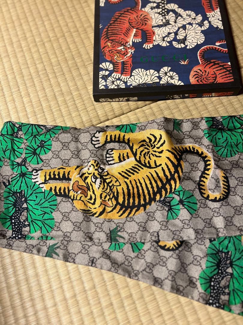 新品未使用GUCCI ストール　スカーフ　マフラー　夏　超希少　箱付き　虎