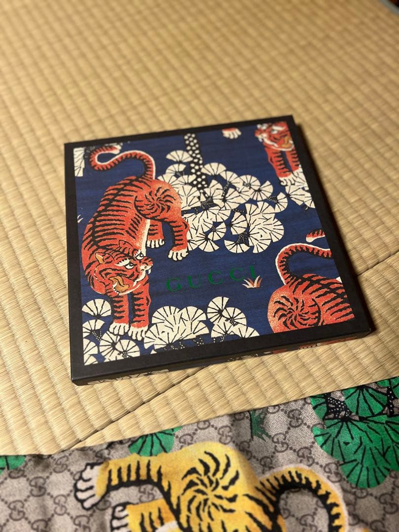新品未使用GUCCI ストール　スカーフ　マフラー　夏　超希少　箱付き　虎