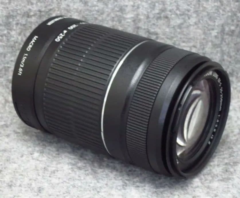 Canon EF-S55-250mm F4-5.6 IS II　フード付き