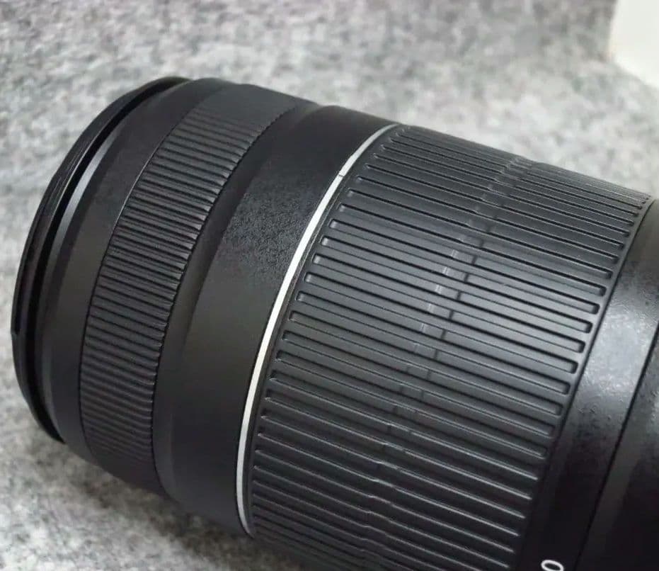 Canon EF-S55-250mm F4-5.6 IS II　フード付き