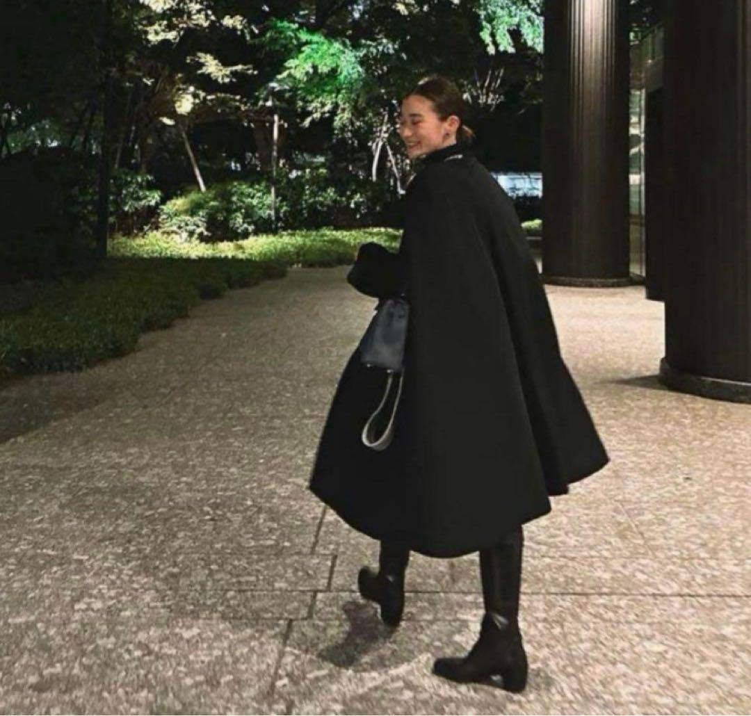 ellie ケープコート　ブラック