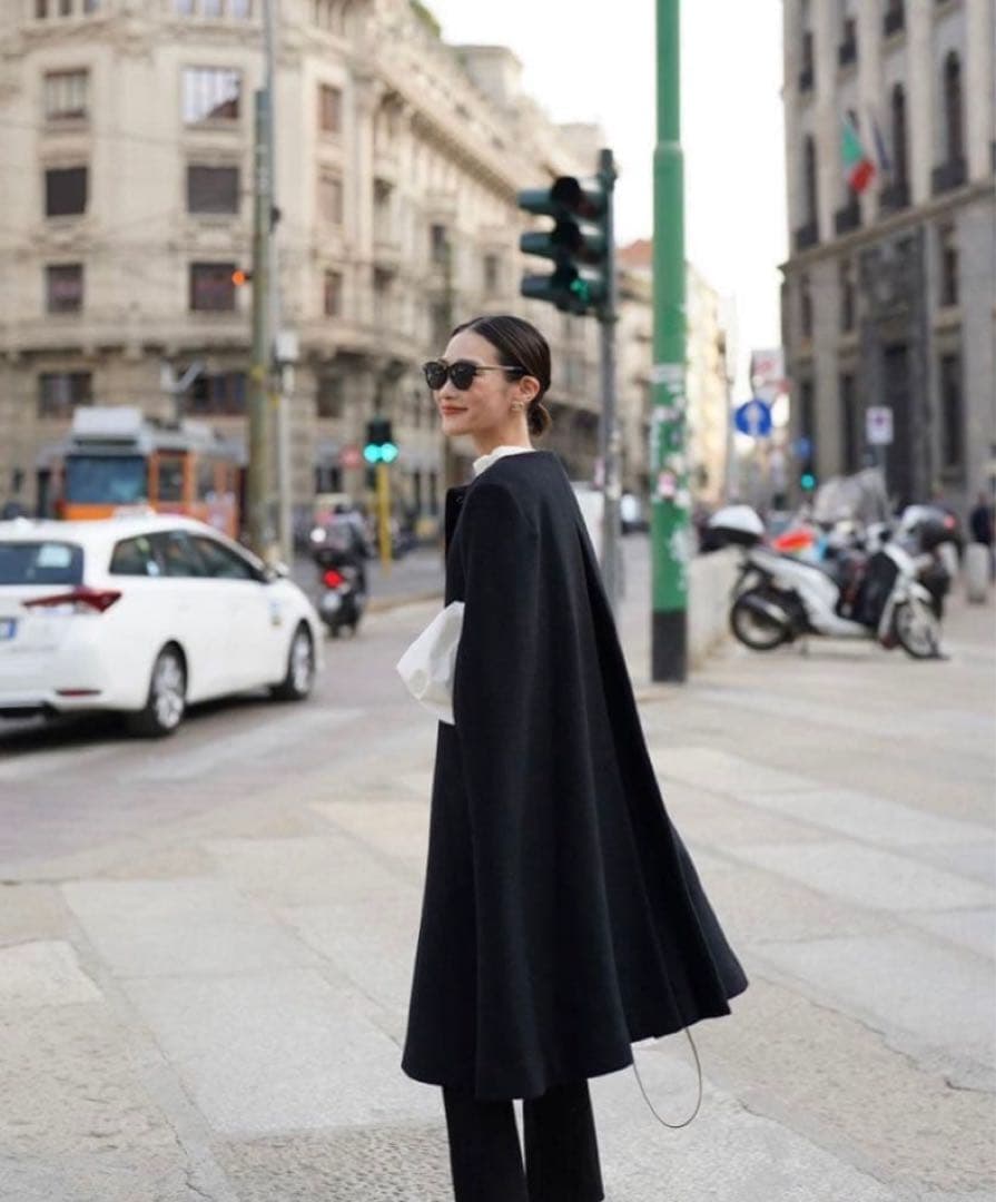 ellie ケープコート　ブラック