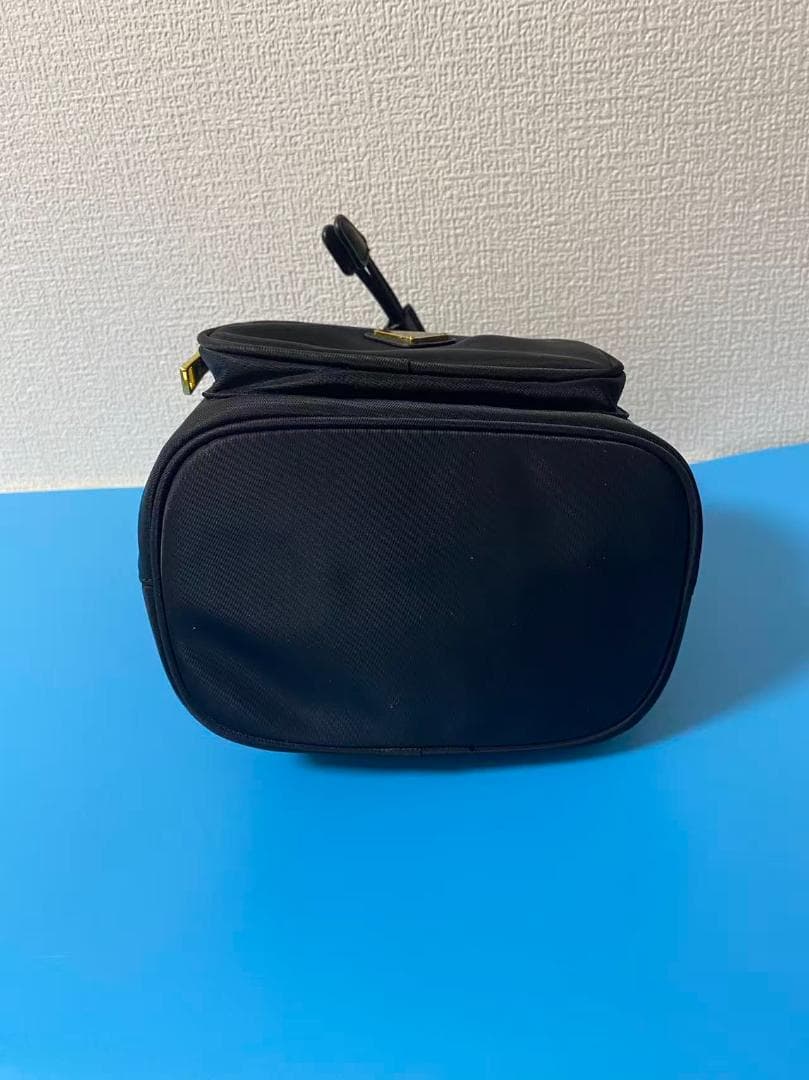 PRADA ブラック バケットバッグ