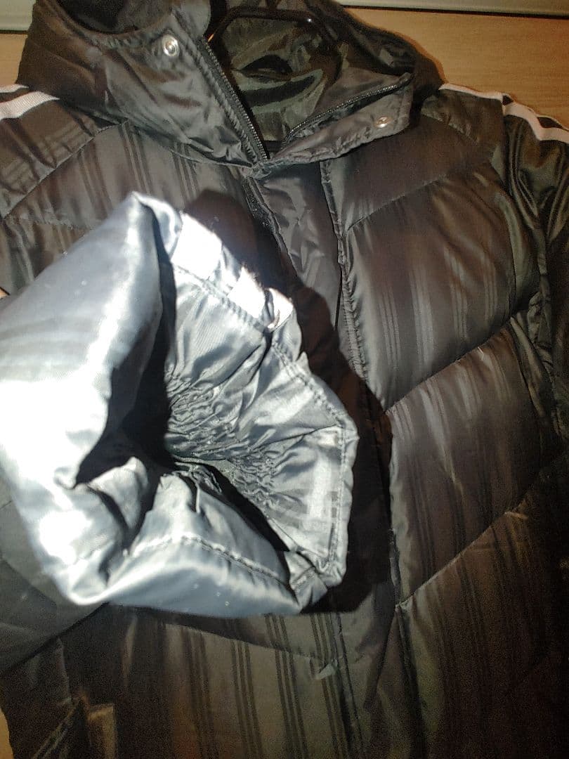 adidas　ダウンコート　XOサイズ ブラック×シルバーライン