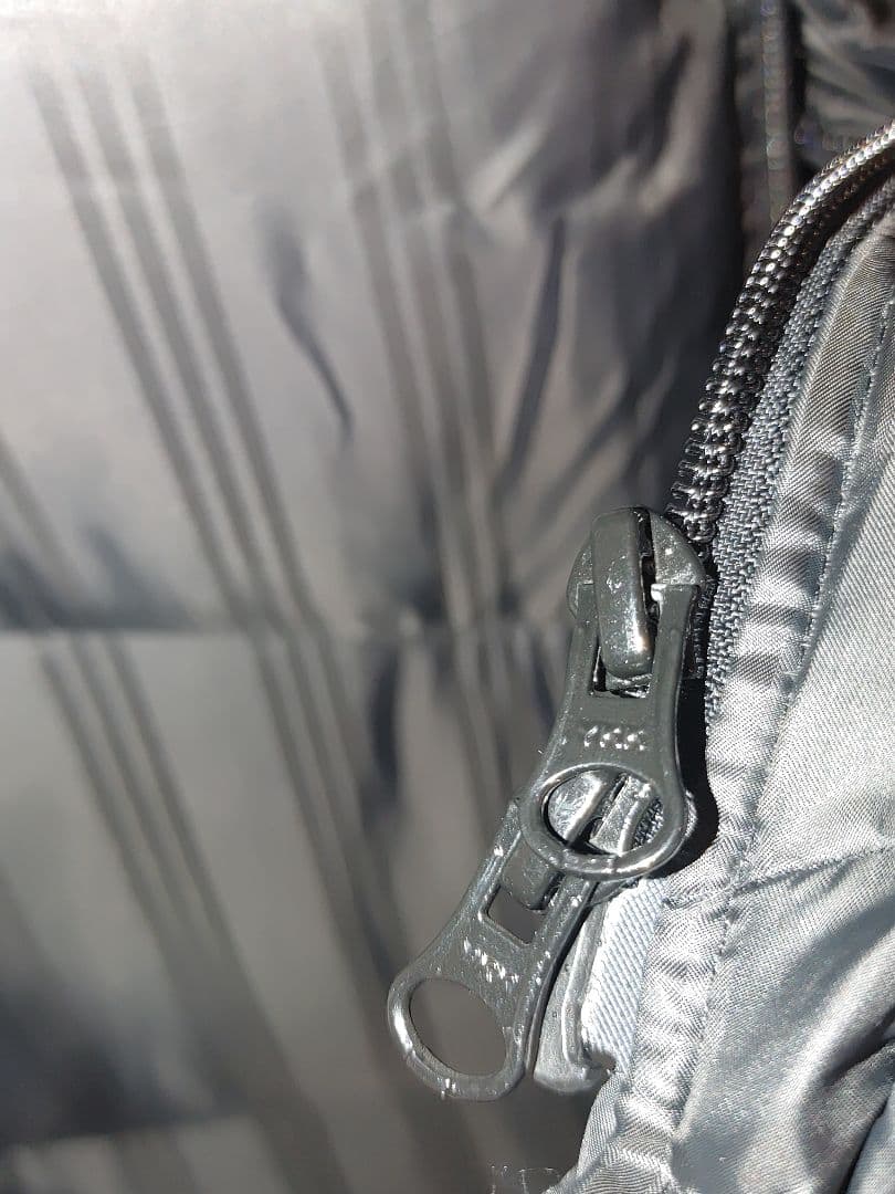 adidas　ダウンコート　XOサイズ ブラック×シルバーライン