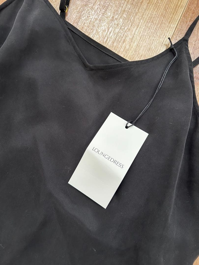 新品未使用タグ付き　ラウンジドレスフィブリルキャミワンピ