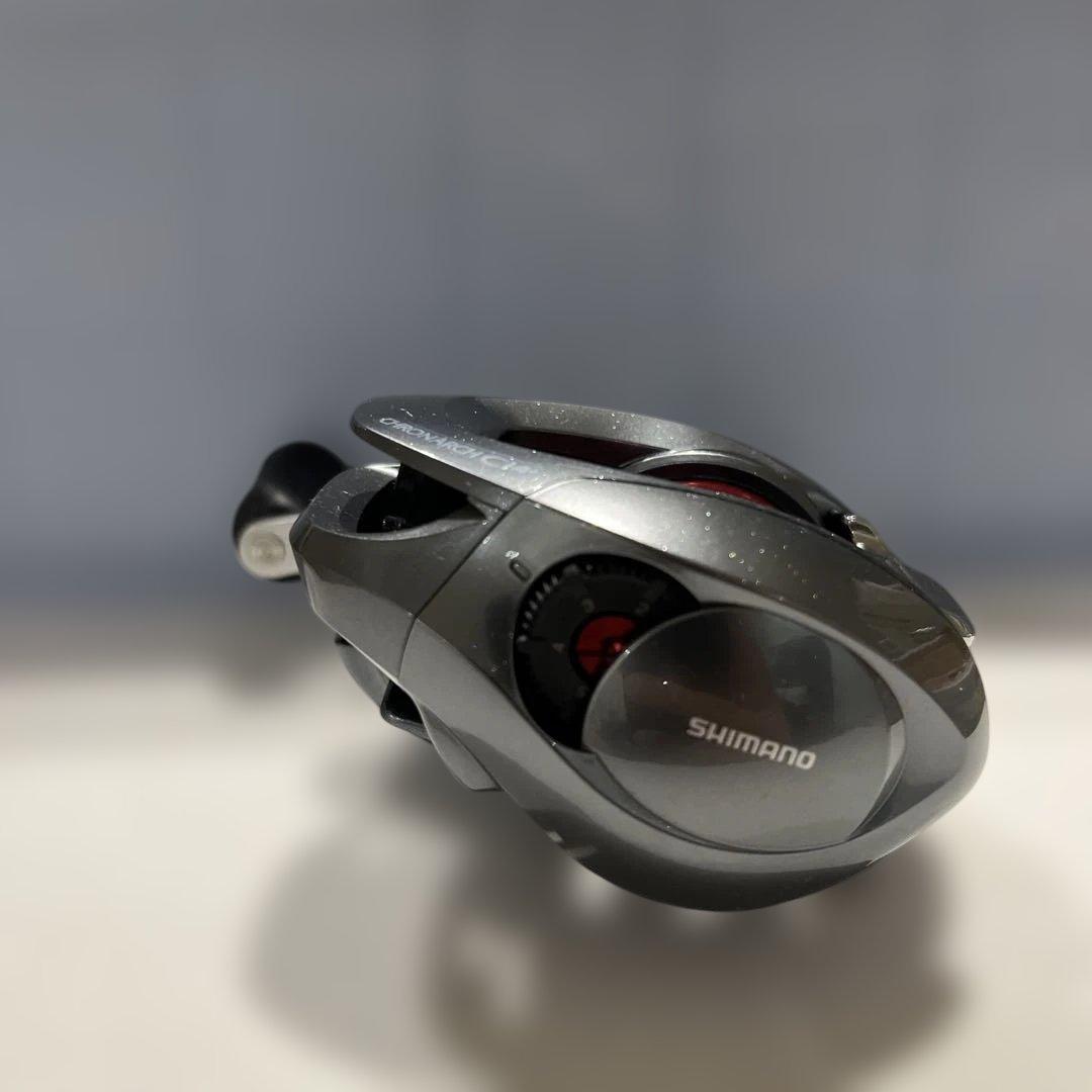 シマノ　クロナークCI4 150HG ベイ　7.6:1 ギア比 ブラック/レッド