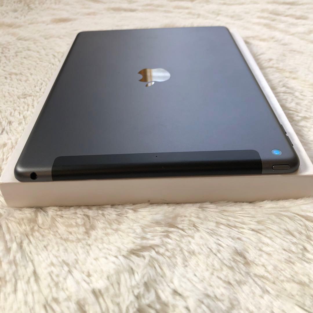 【完動品】iPad 第8世代 128GB SIMフリー 【すぐ発送】