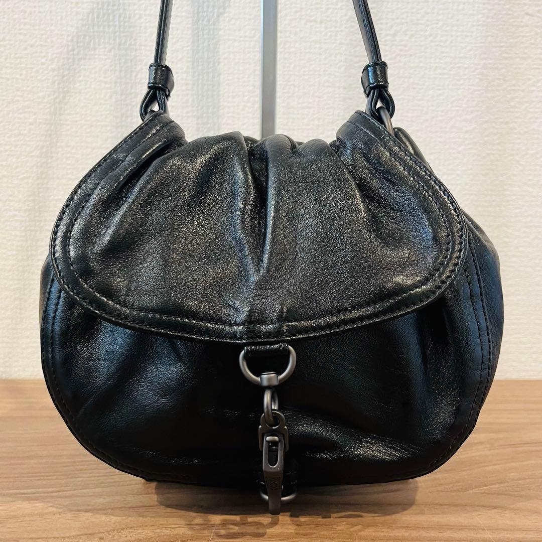 【極美品】 ボッテガヴェネタ ワンショルダーバッグ イントレ 肩掛け レザー 黒