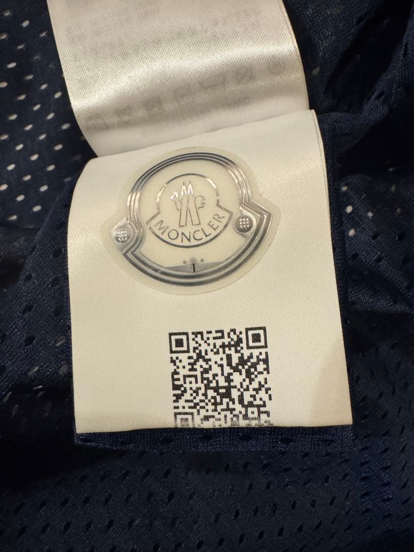 本日セール！美品⭐︎Moncler 赤 フード付きウィンドブレーカー　116cm