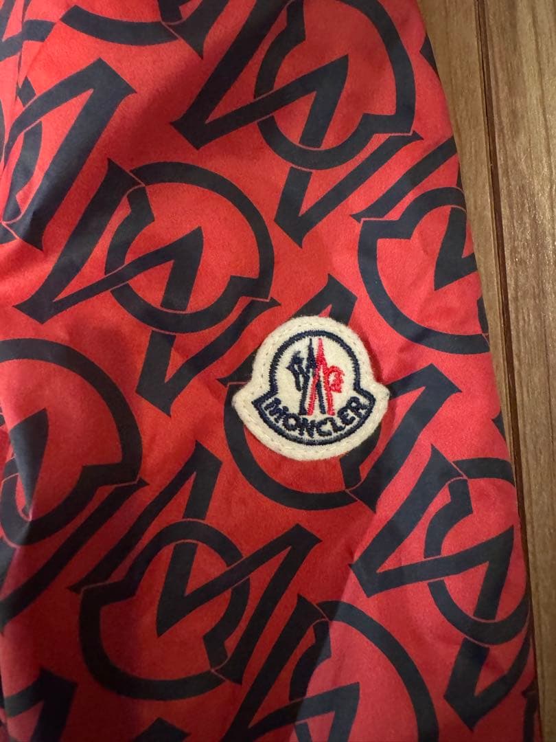 本日セール！美品⭐︎Moncler 赤 フード付きウィンドブレーカー　116cm