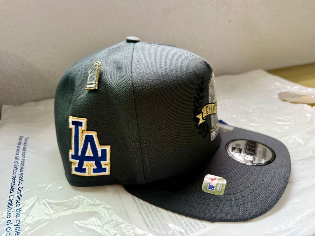 ドジャース　2025 ワールドシリーズ　優勝キャップ 大谷翔平サイン刺繍付き