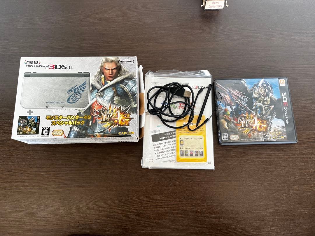 Newニンテンドー3DS LL モンハンモデル 完動品　ソフト付き