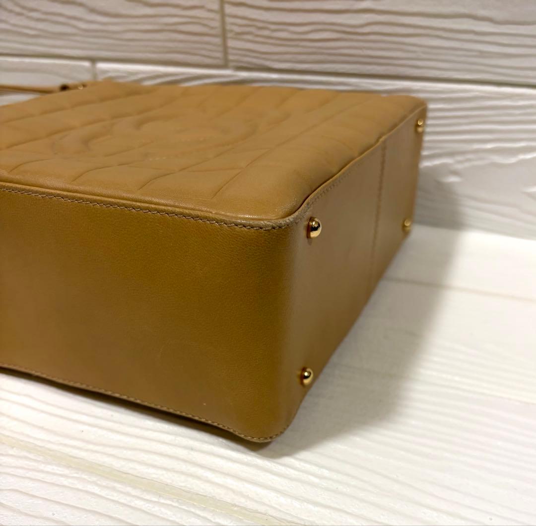 CHANEL ベージュ トートバッグ　チョコバー　カーフスキン