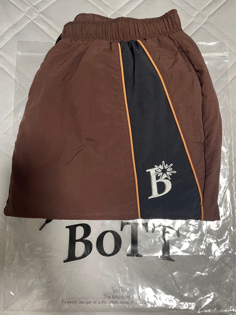 BOTT UMBROコラボトラックパンツ