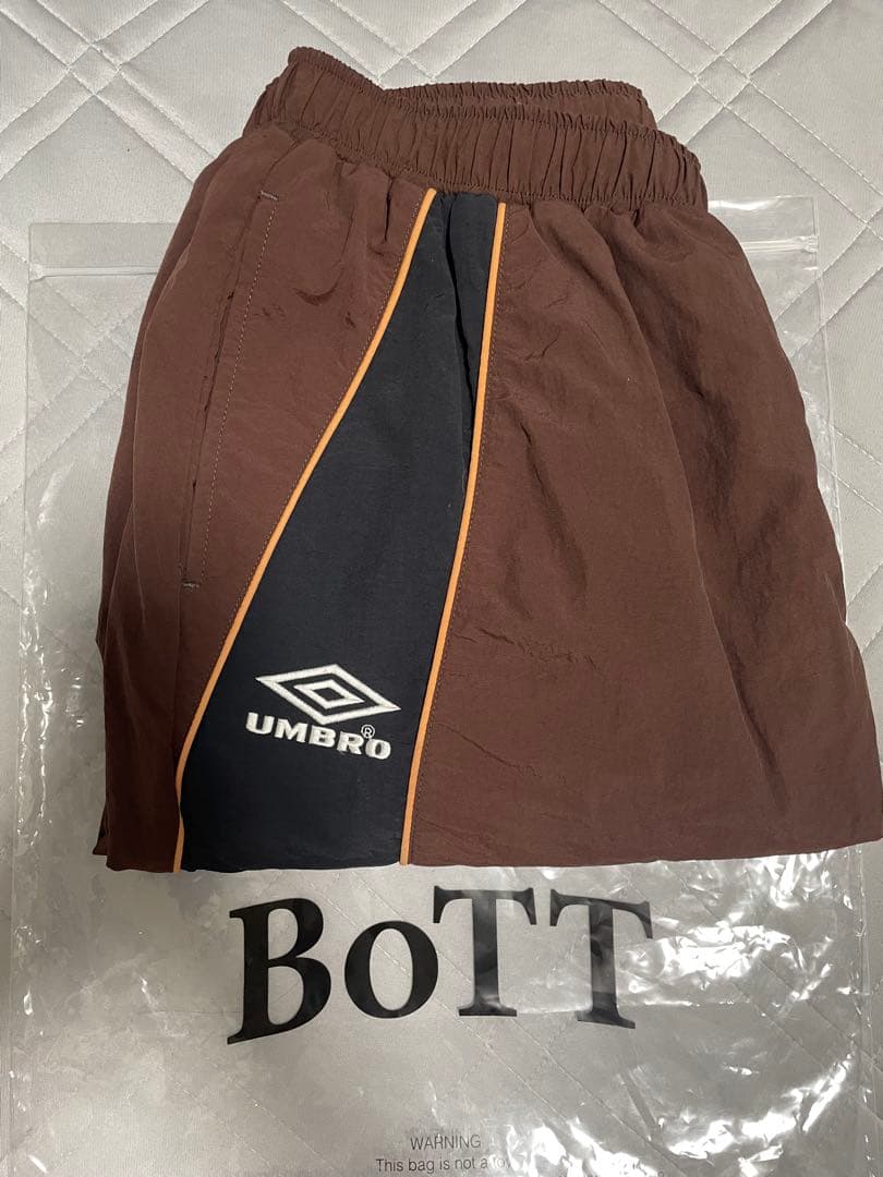 BOTT UMBROコラボトラックパンツ