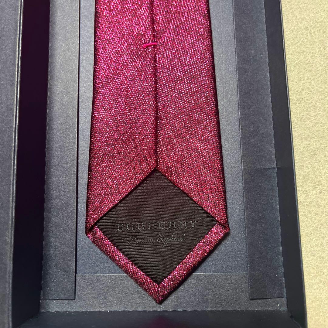 美品　バーバリーロンドン　ネクタイ　赤ピンク　ラメ　派手　結婚式