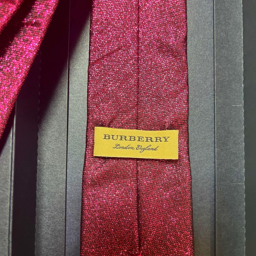 美品　バーバリーロンドン　ネクタイ　赤ピンク　ラメ　派手　結婚式