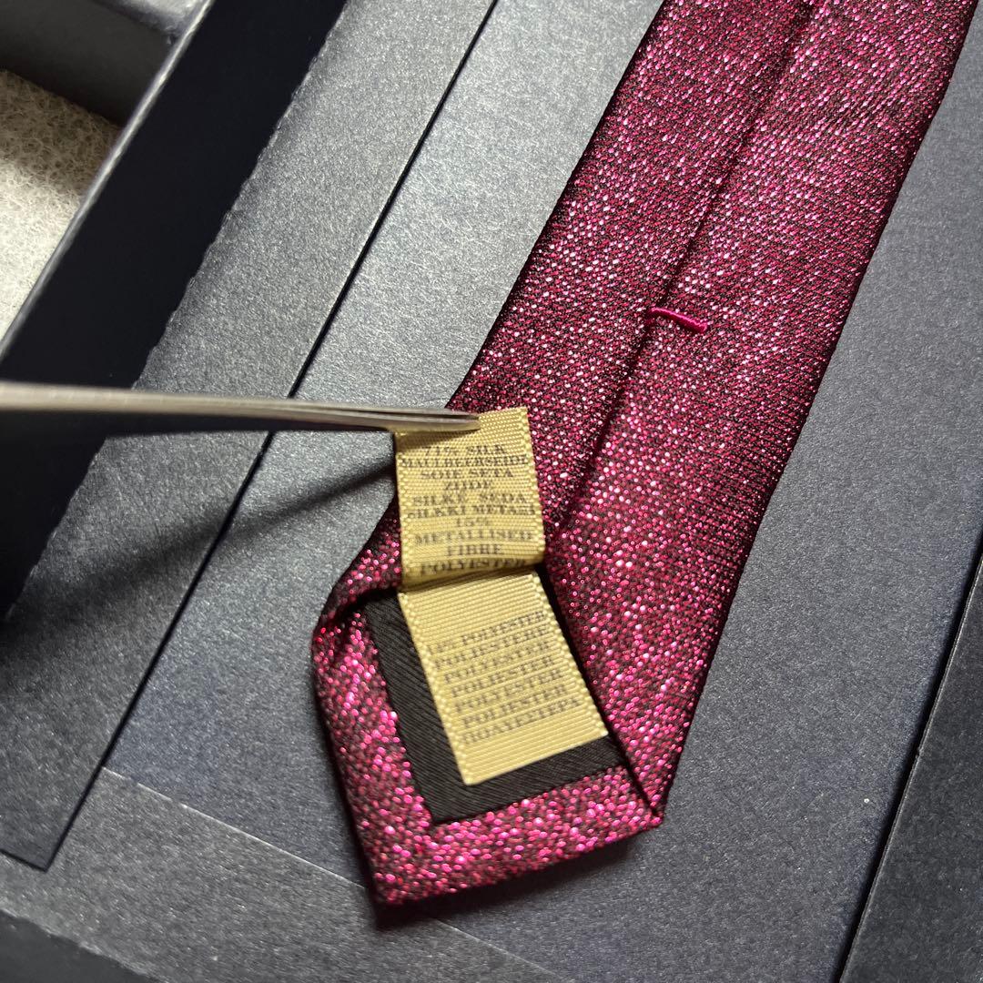 美品　バーバリーロンドン　ネクタイ　赤ピンク　ラメ　派手　結婚式
