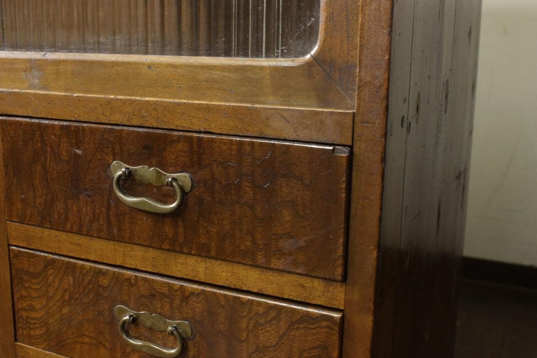 昭和レトロ 古い木製茶箪笥 モールガラス 戸棚 食器棚 古家具 欅 古材