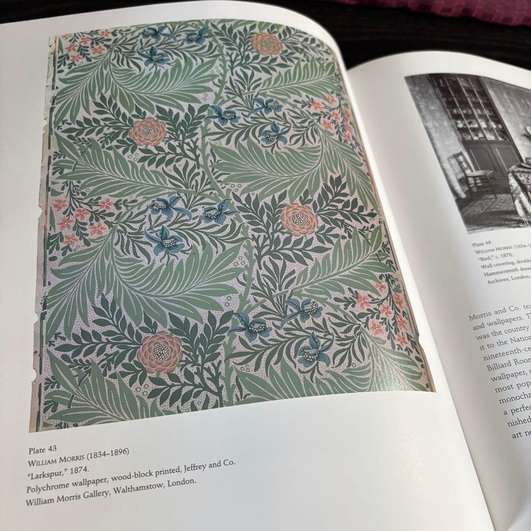 WALLPAPER AND THE ARTIST 壁紙とアーティスト（英語版）