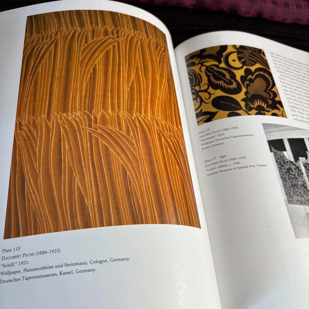 WALLPAPER AND THE ARTIST 壁紙とアーティスト（英語版）