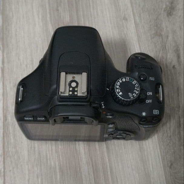 EOS KISS X4 本体　標準レンズ、ズームレンズセット