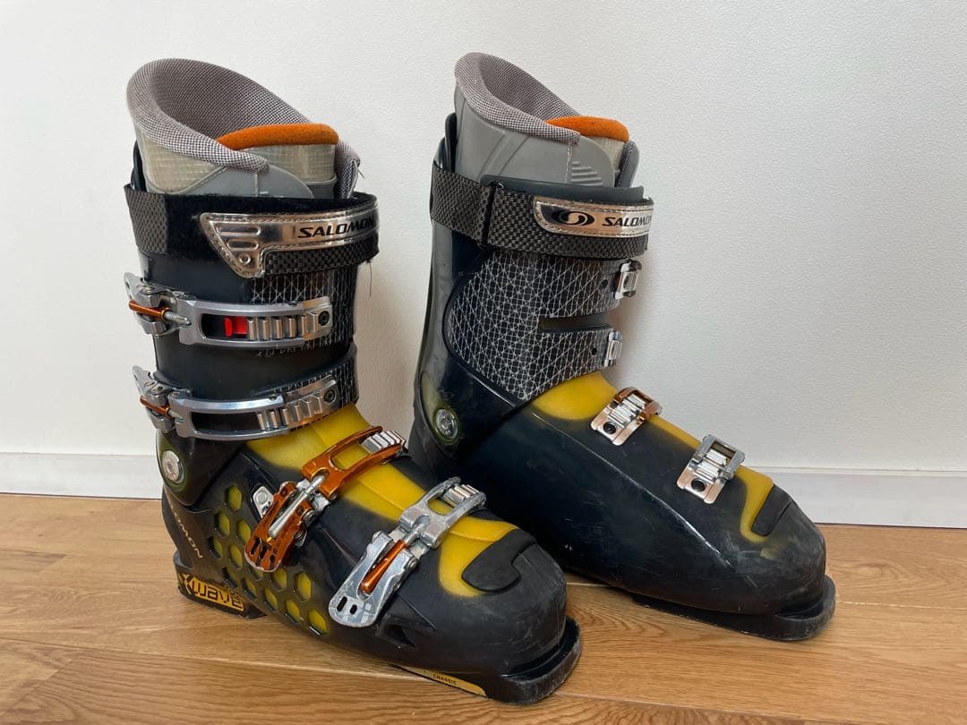 SALOMON スキー用ブーツ 男性用　Xwave