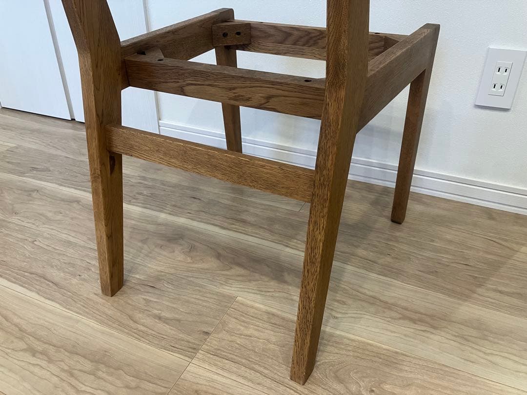 Unico Addy 木製ダイニングチェア