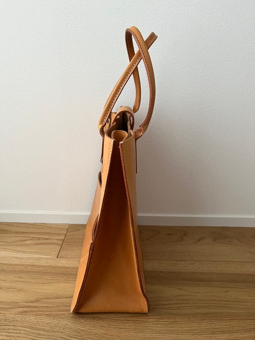 BREE ブリー　レザー トートバッグ　ヌメ革　ポーチ付き